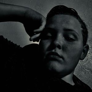 Meet your Posher, Avery